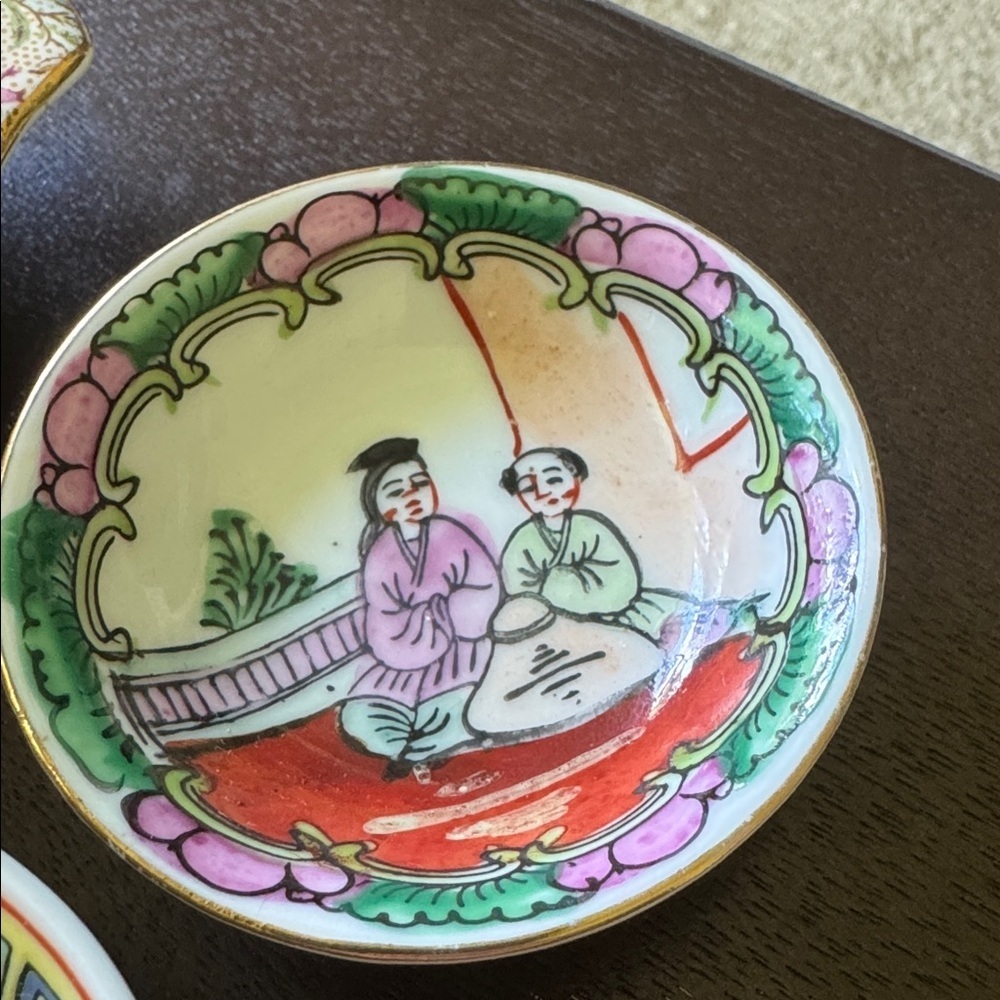 Bundle Trinkets - 6 items - tiny bowls, salt & pepper w/tray & glass jar aztec - Picture 5 of 7